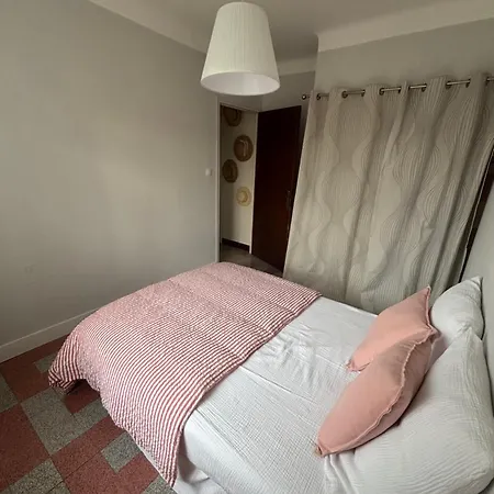 Appartement Calme Et Lumineux, Cour Exterieure, Petits Dejeuners Sur Demande - Proche Gare Et Centre