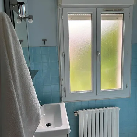 شقة Appartement Calme Et Lumineux, Cour Exterieure, Petits Dejeuners Sur Demande - Proche Gare Et Centre نيم