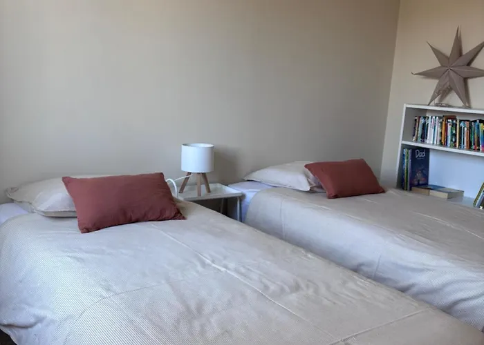 Calme Et Lumineux, Cour Extérieure, Repas Maison Possibles - Proche Gare Et Centre Nimes