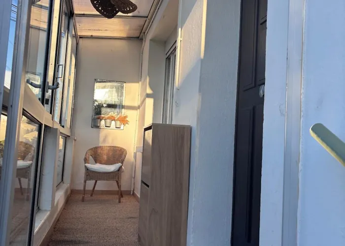 Calme Et Lumineux, Cour Extérieure, Repas Maison Possibles - Proche Gare Et Centre * Nimes