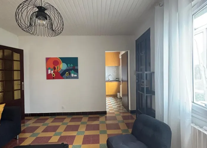 Calme Et Lumineux, Cour Extérieure, Repas Maison Possibles - Proche Gare Et Centre Apartamento Nimes