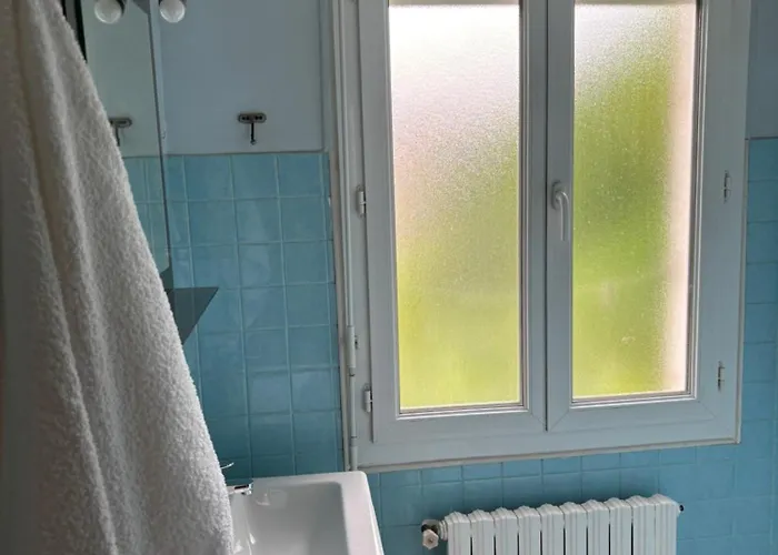 Apartamento Calme Et Lumineux, Cour Extérieure, Repas Maison Possibles - Proche Gare Et Centre Nimes